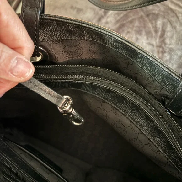 MICHAEL KORS Black Bag with Signature MK Logo - Picture 8 of 14